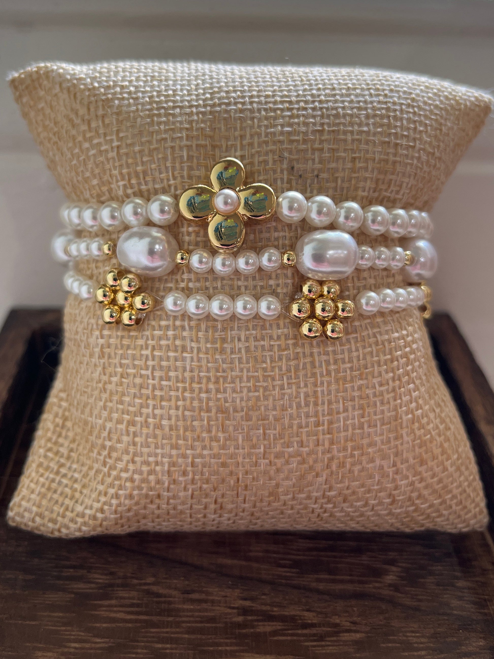 Golden Petal Pearl Bracelet Set